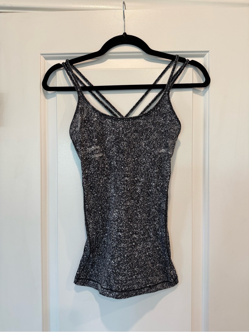 Lululemon Women’s Black and White Strappy Tank Top - Black/white